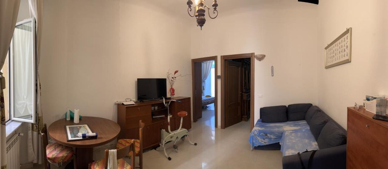 Alloggio In Centro Ben Servito Savona Exterior foto